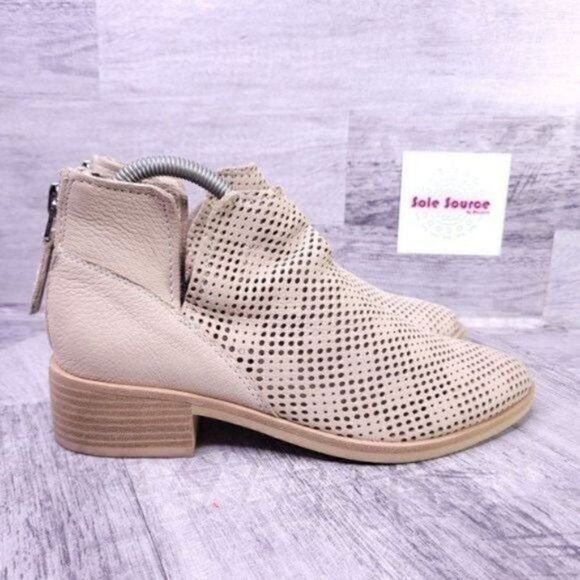 Dolce Vita Tommie Diamond Perforated Leather Ankle Boot Tan Women's sz 8 - Picture 1 of 8